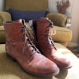 Womens born boots, size 8! Just never wear!
